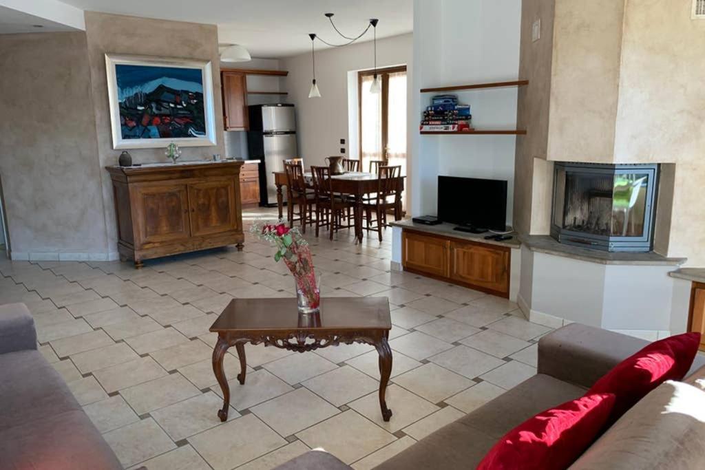 Cozy House On Iseo Lake Fonteno ภายนอก รูปภาพ