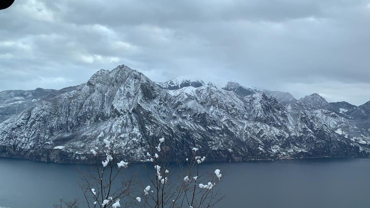 Cozy House On Iseo Lake Fonteno ภายนอก รูปภาพ
